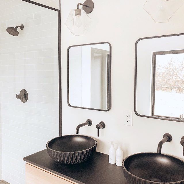 Did you see @ceciliamoyer master bathroom?! Omg!! Love how it turned out! The sinks from @sandhelden are so unique! 😍
.
To shop this image or similar items, click on the link in my profile. Then select “shop my instagram.” http://liketk.it/2yeVX #liketkit @liketoknow.it #ltkhome #masterbathroom