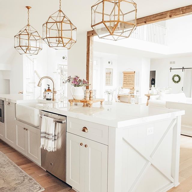 Today I’m going to be answering your questions about my kitchen!....which means I’m going to actually clear off my counters, so it looks presentable ;-) I have a question button in my IG stories, so ask away there! I’ll be answering your questions via IG stories sometime today so stay tuned!
.
To shop this image or similar items, click on the link in my profile. Then select “shop my instagram.” #kitchensofinstagram #ltkhome #kitcheninspo #kitchendesign #kitchen